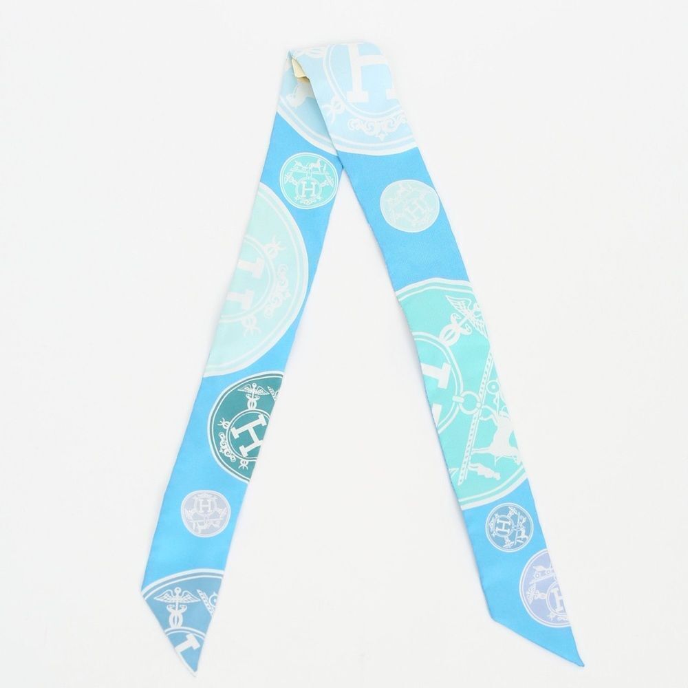 Kid’s White Denim Shorts W/ Blue Silk Scarf - Picture 3 of 5